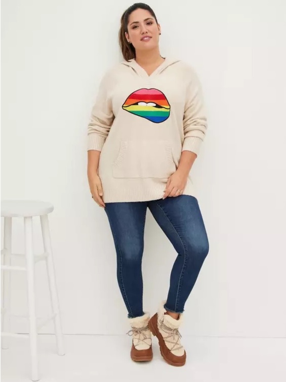 Torrid NWT Cream Hooded Sweater with Rainbow Lip Graphic size 3X (3)